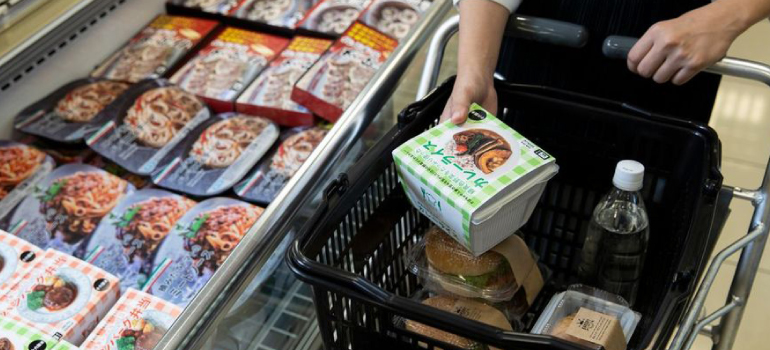 食品容器が使われているイメージ