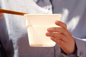 片手で持ちやすい安定感のある容器形状