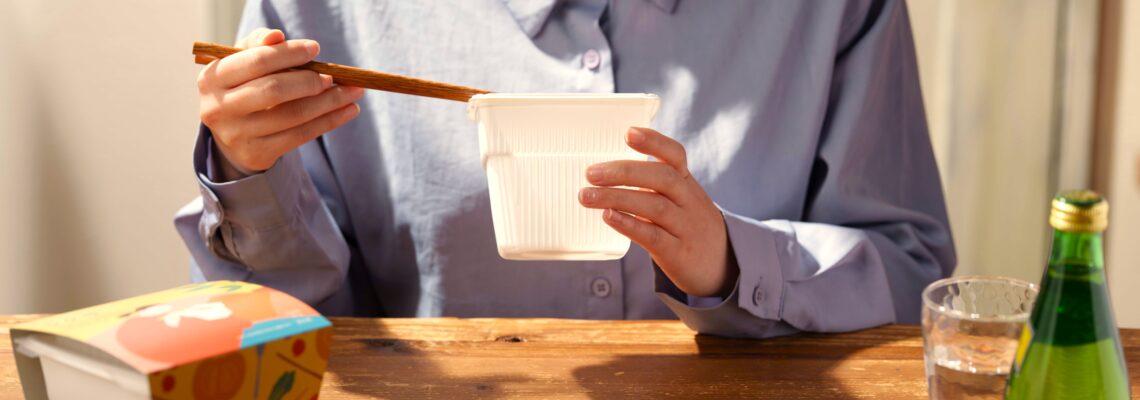 深型・二段構造の冷凍弁当容器