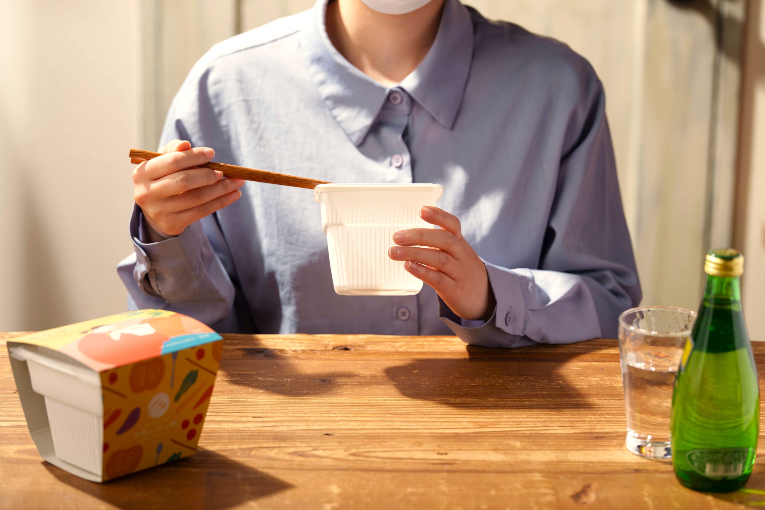 深型・二段構造の冷凍弁当容器